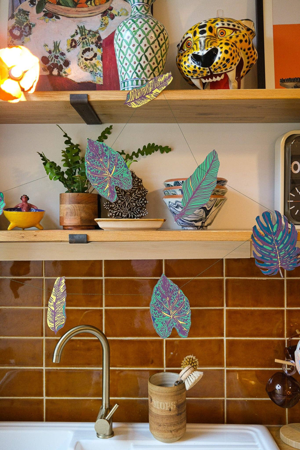 LEAVES SEWN GARLAND