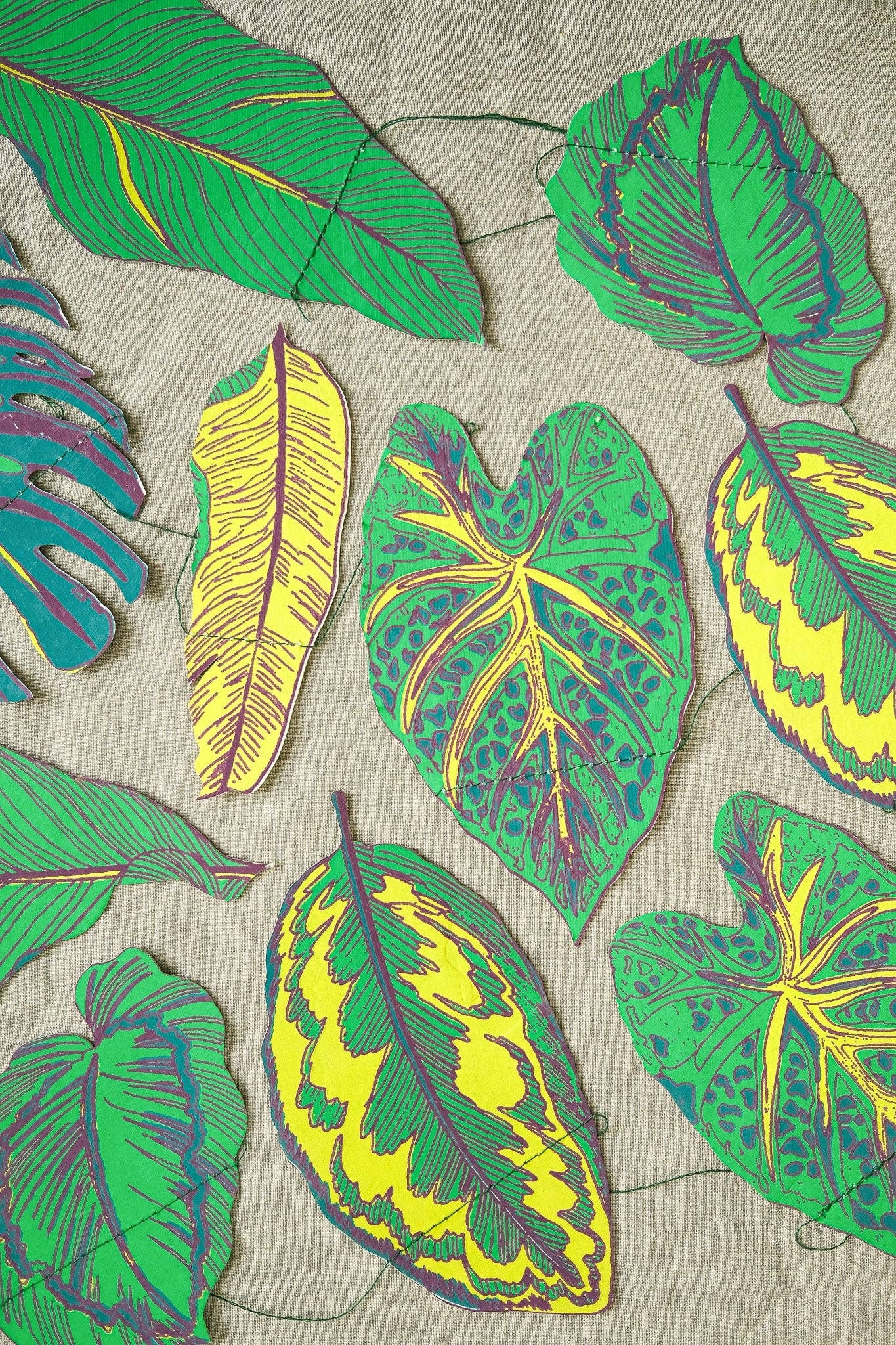 LEAVES SEWN GARLAND