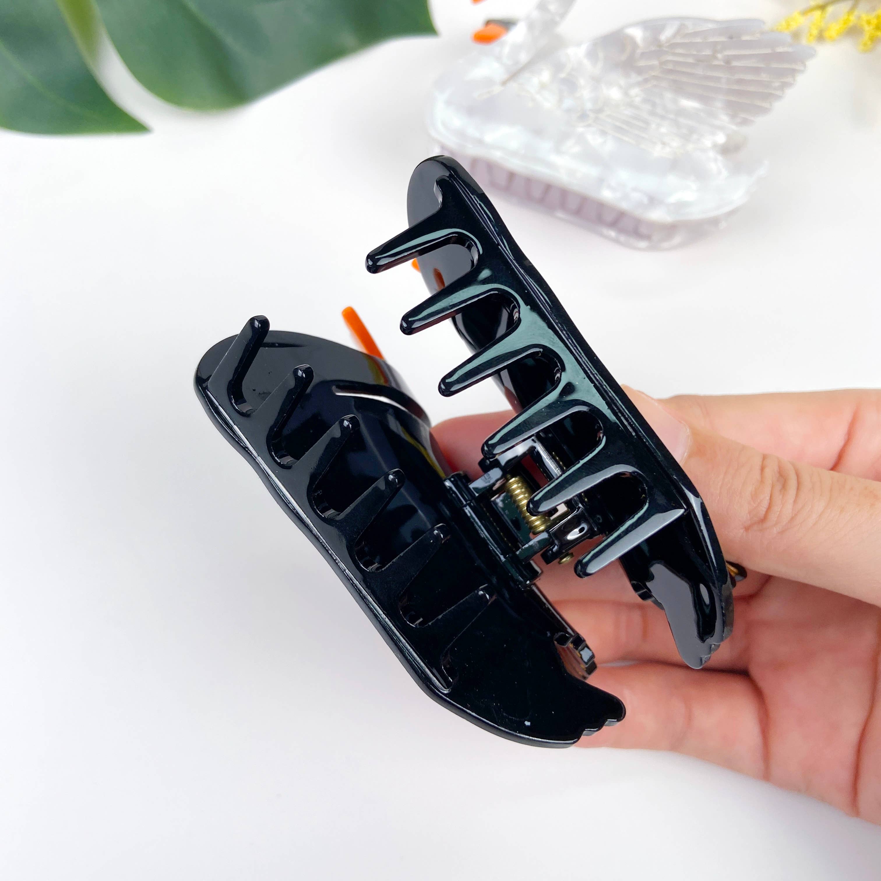 Acetate black and white swan hair claw clip